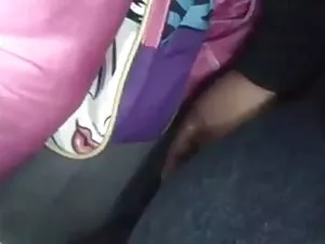 Ở nhà có ba người MM ...