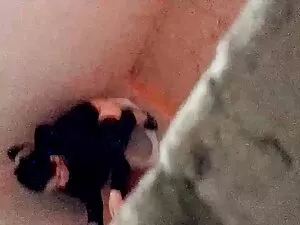 MILF creampie giữa c ...