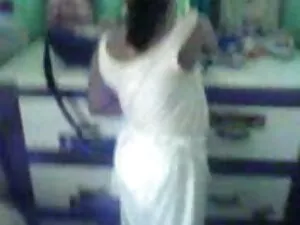 Milf ngực khong che  ...