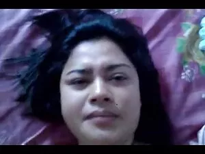 cô gái da trắng và d ...